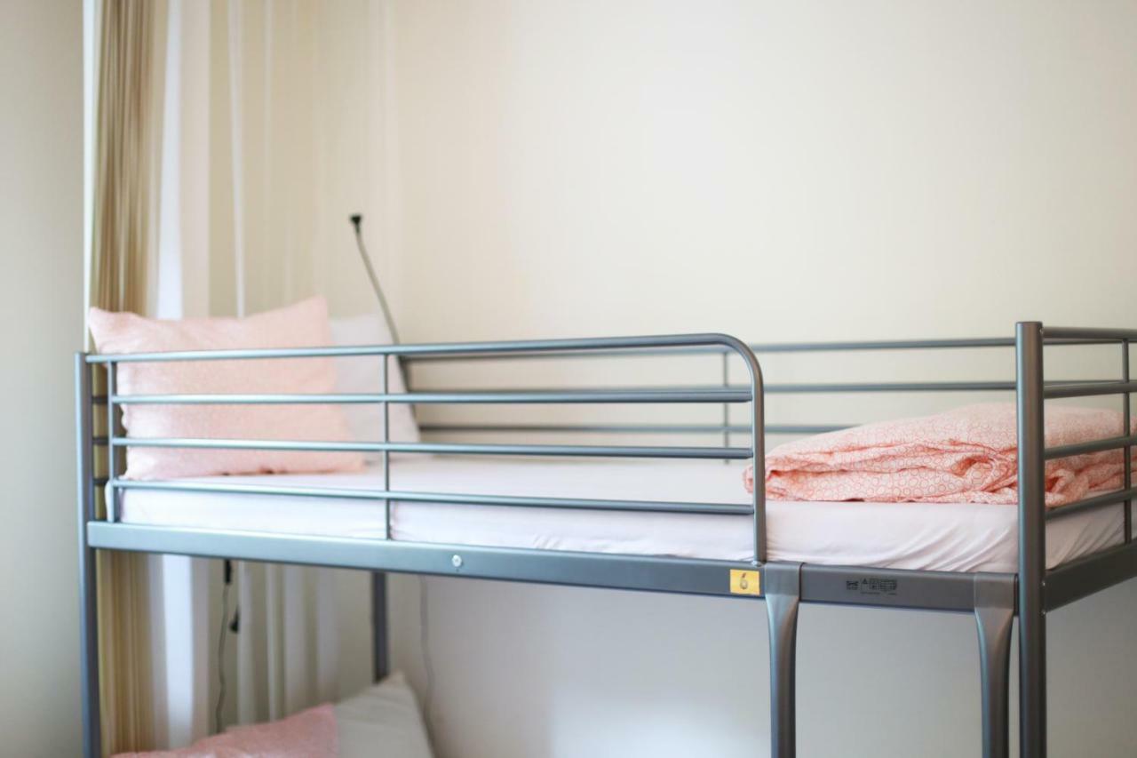 Hotelik Okecie 39 - Nocleg I Parking Blisko Lotnisko Okecie وارسو المظهر الخارجي الصورة